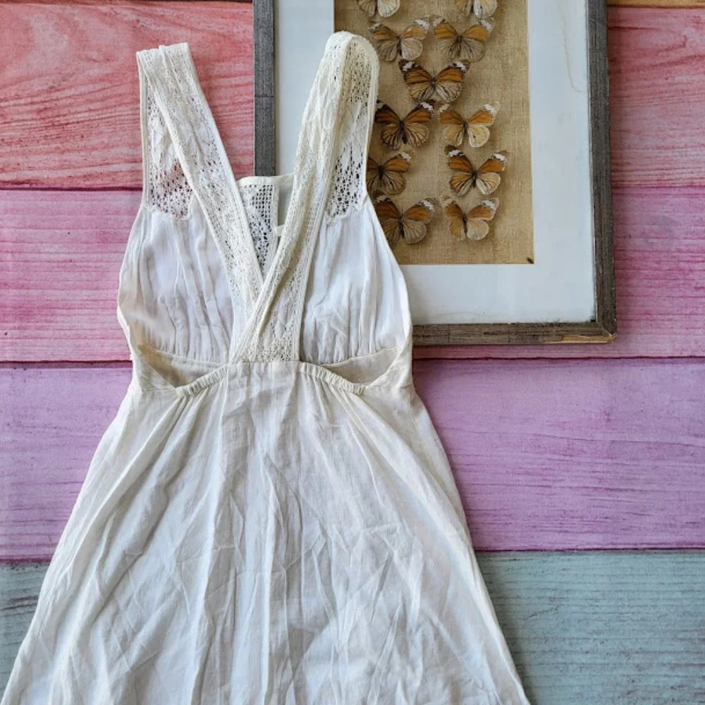 Urban Outfitters‎ White Antoinette Open Back Lace Trim RUffle Hem Midi Dress XS